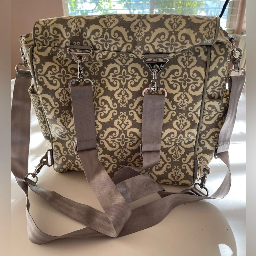 PETUNIA PICKLE BOTTOMS DIAPER BAG 👶 🍼